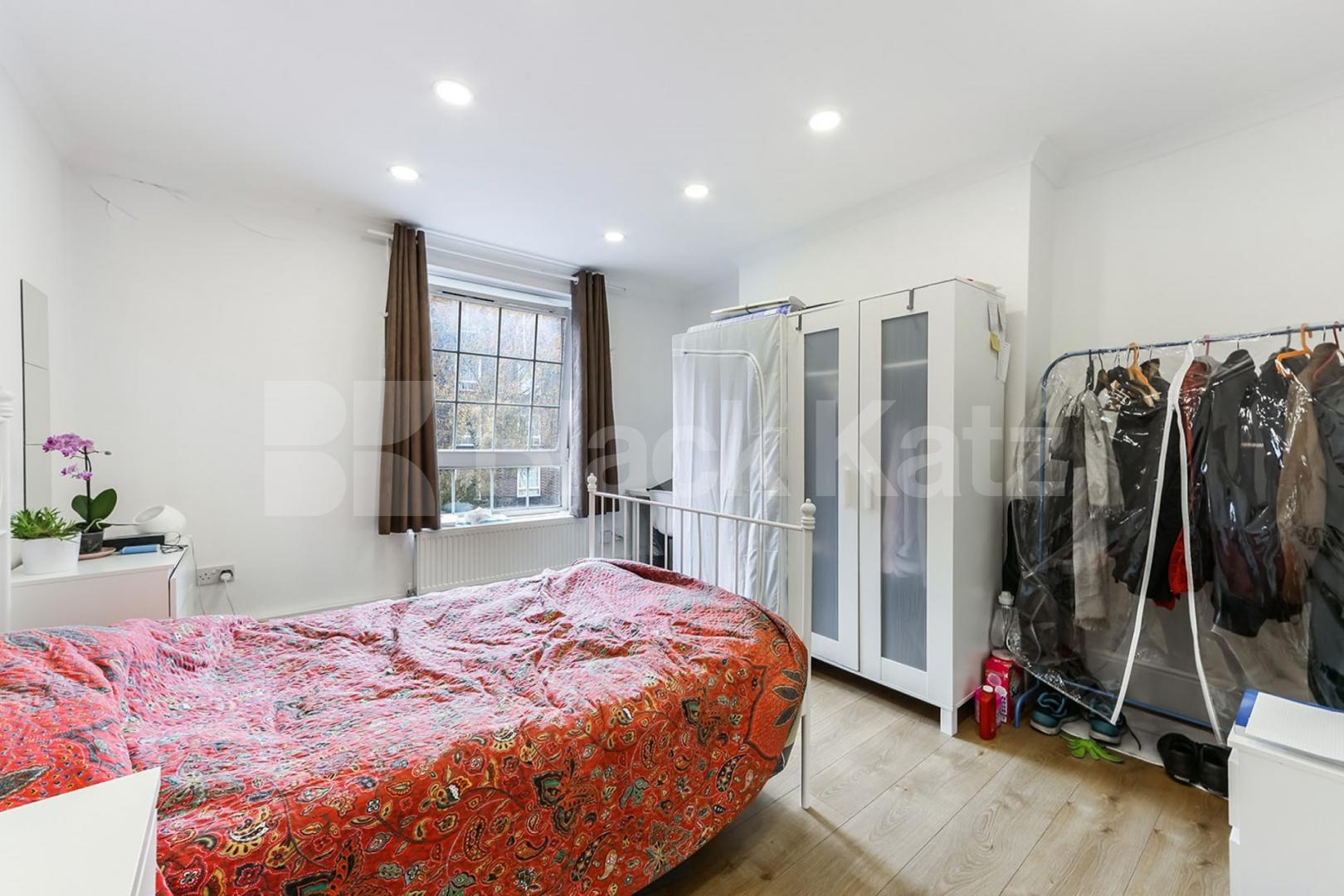 Recently refurbished throughout with wooden floors & superbly located  Law Street, Borough/London Bridge